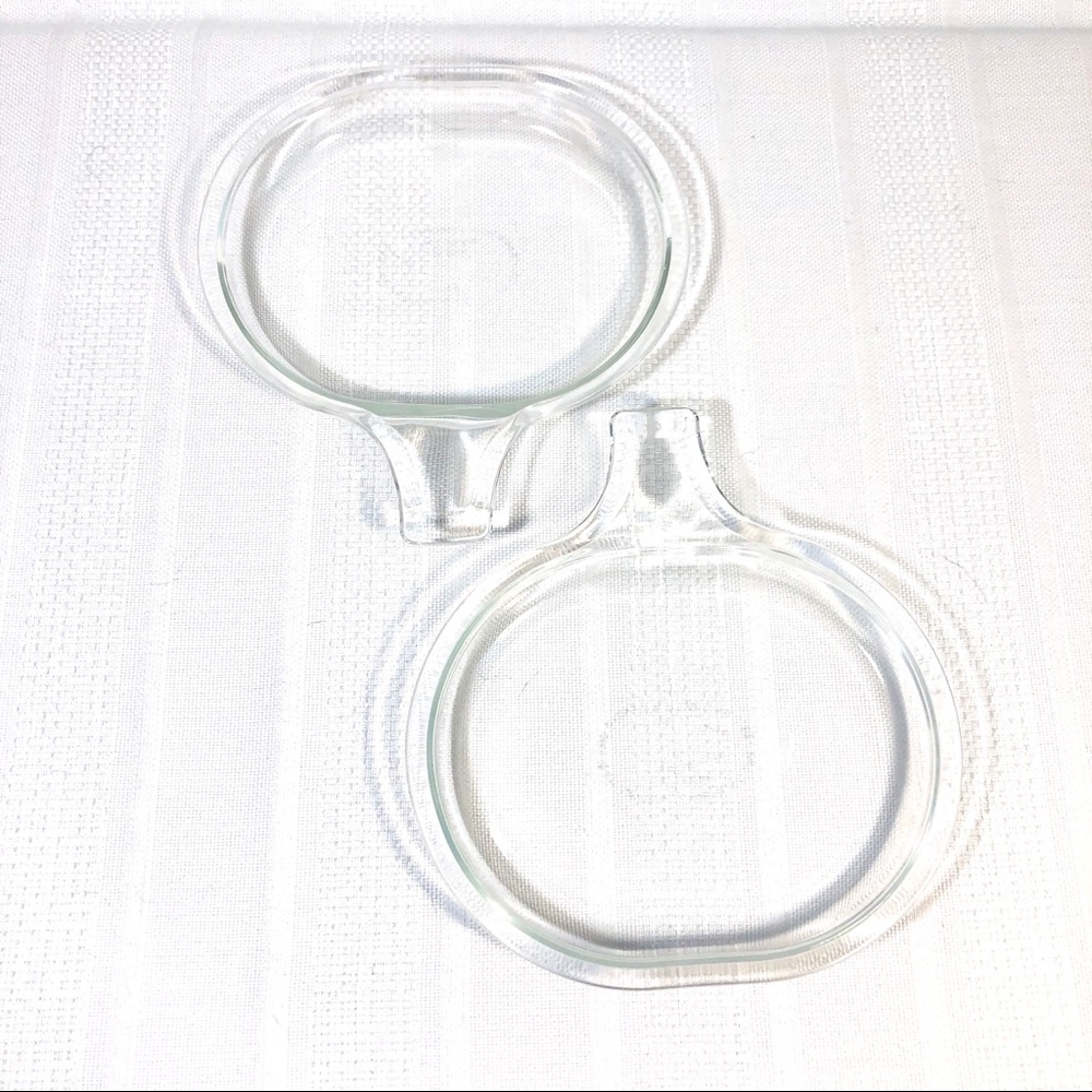 Pair Pyrex Glass 600-B Grab It Microwave Plates